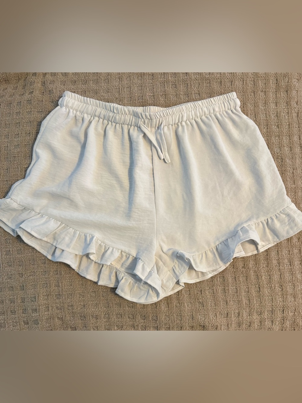 Women’s Ruffle Pajama Set - Picture 3 of 8